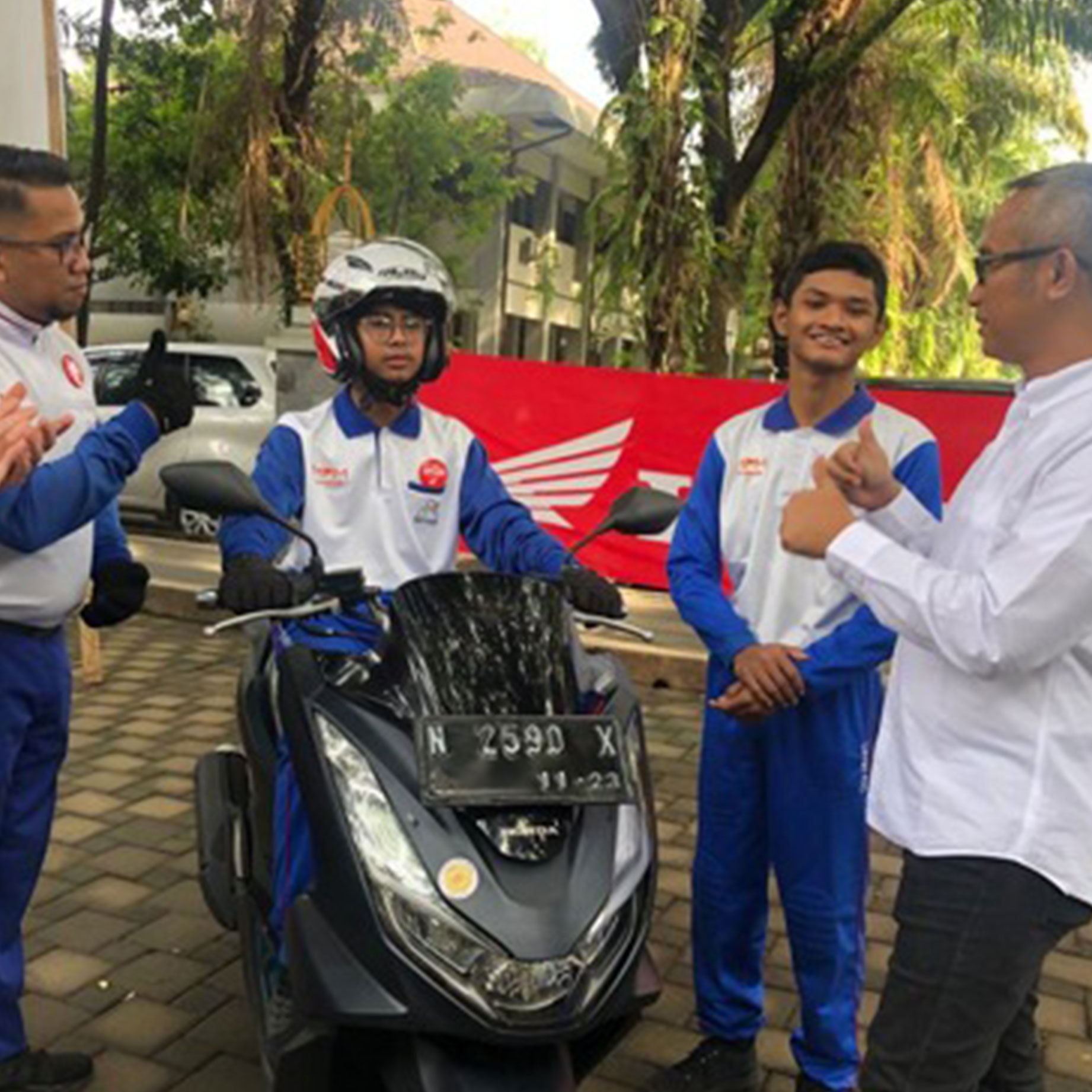 Yayasan AHM Berikan Beasiswa untuk Future Leader