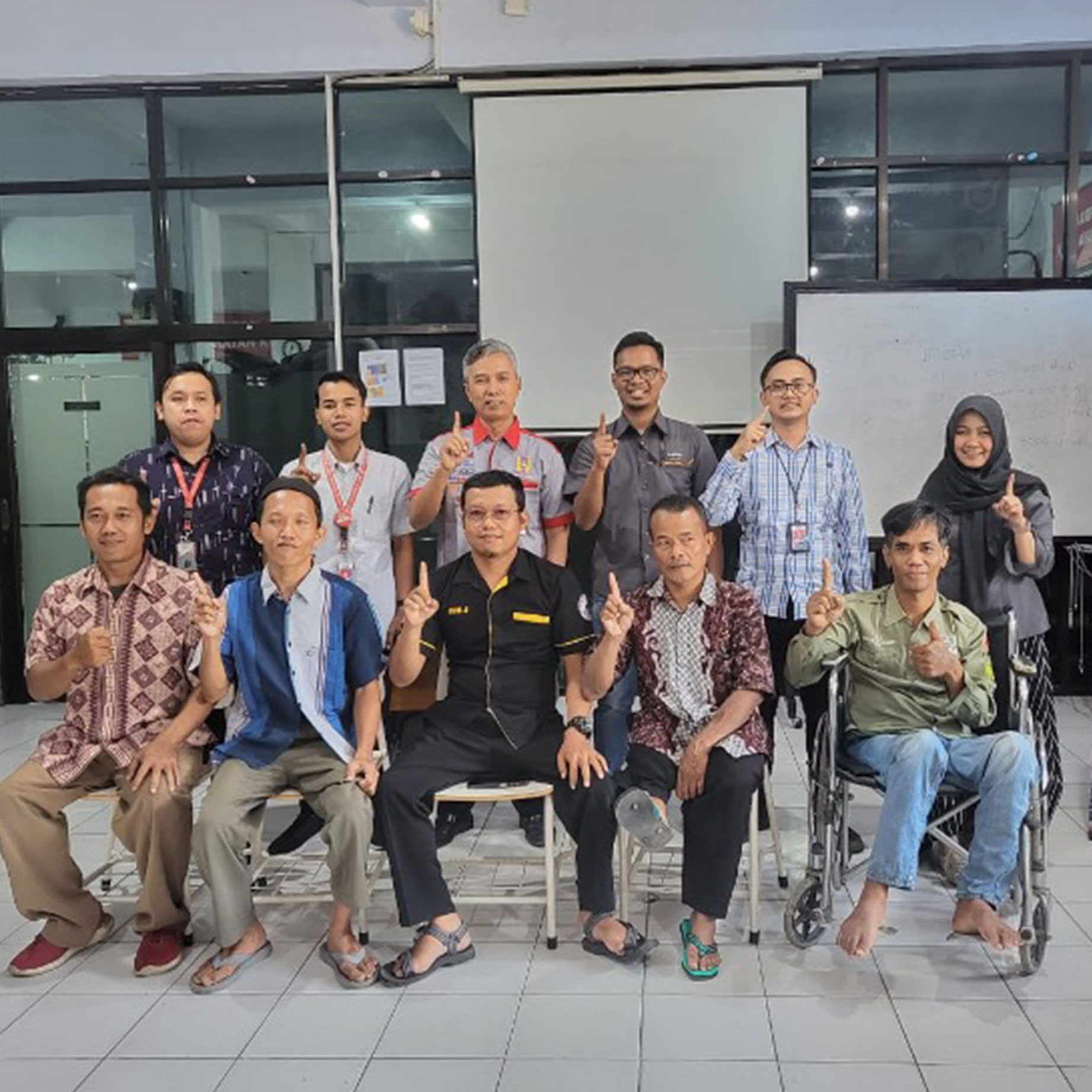 Dukung Wirausaha Bengkel, MPM Honda Jatim Beri Pelatihan Mekanik Penyandang Disabilitas. 